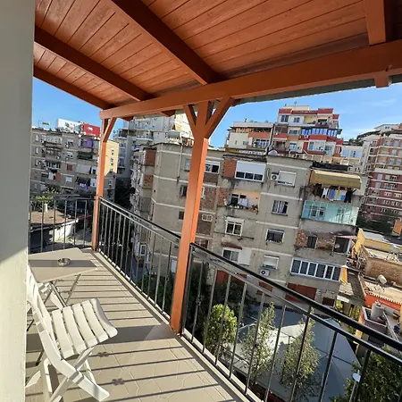 Ados Loft Center Апартаменты Тирана